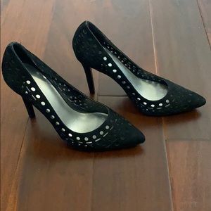 Size 7.5 BCBGeneration black pumps